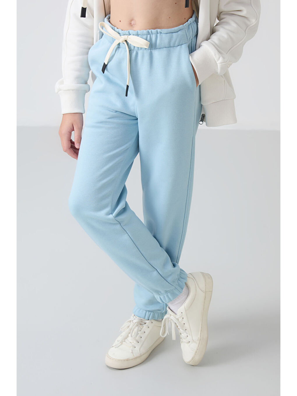 Açık Mavi Pamuklu İçi Tüylü Yumuşak Dokulu Standart Fit Nakışlı Kız Çocuk Eşofman Alt - 75158-6