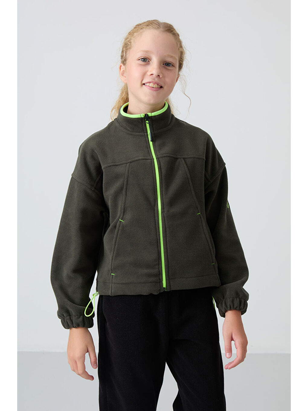 Haki Kalın Yumuşak Dokulu Standart Fit Nakışlı Polar Kız Çocuk Sweatshirt - 75157