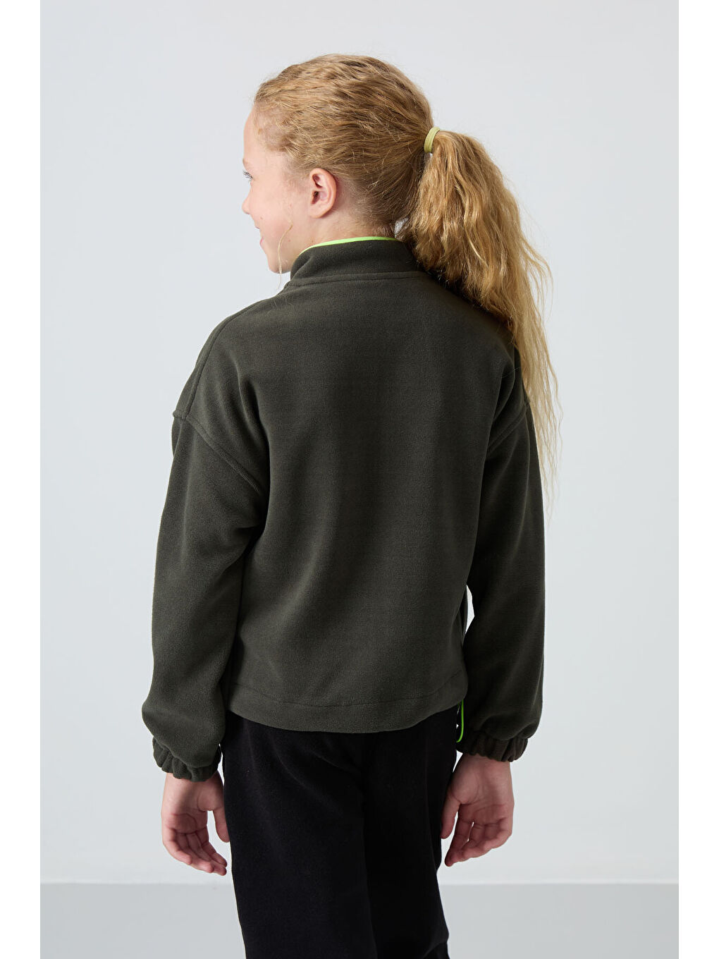 Haki Kalın Yumuşak Dokulu Standart Fit Nakışlı Polar Kız Çocuk Sweatshirt - 75157-8