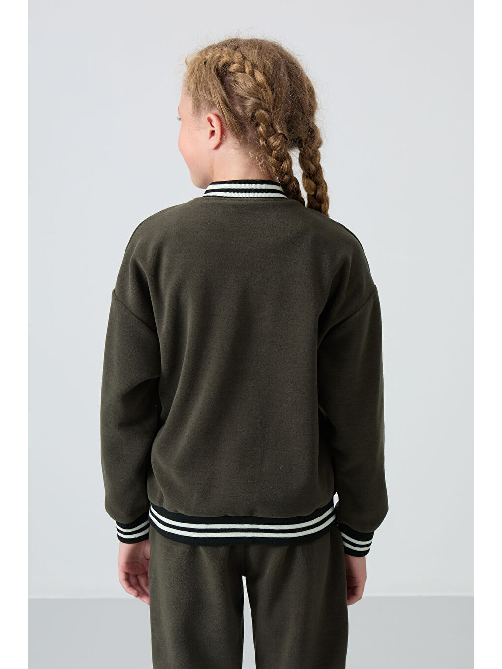 Haki Kalın Yumuşak Dokulu Standart Fit Nakışlı Polar Kız Çocuk Kolej Ceket - 75156-6