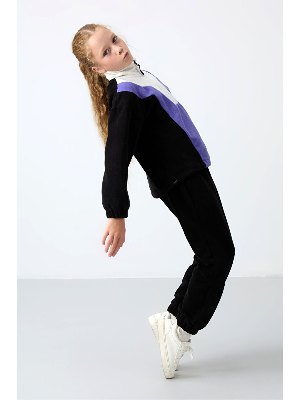 Siyah Kalın Yumuşak Dokulu Oversize Nakışlı Polar Kız Çocuk Sweatshirt - 75153