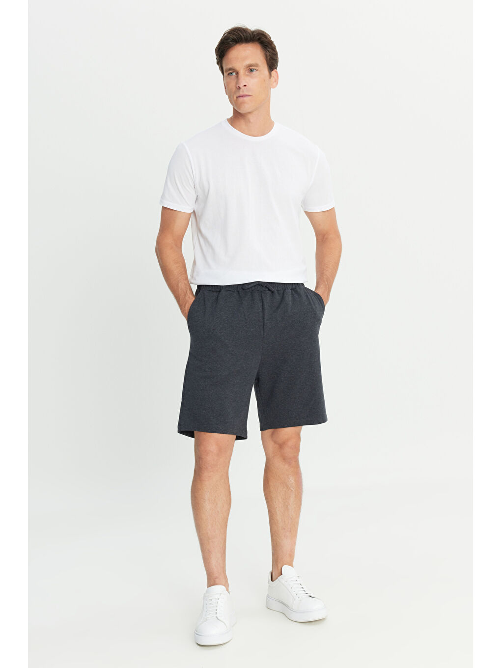 Erkek Antrasit Pamuklu Rahat Nefes Alabilen 2 İplik Cepli Örme Standart Fit Normal Kesim Şort-1