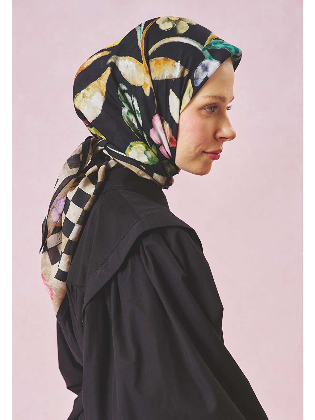 Siyah Love In Bloom Desen Floş Viskon Eşarp Deep Black-2