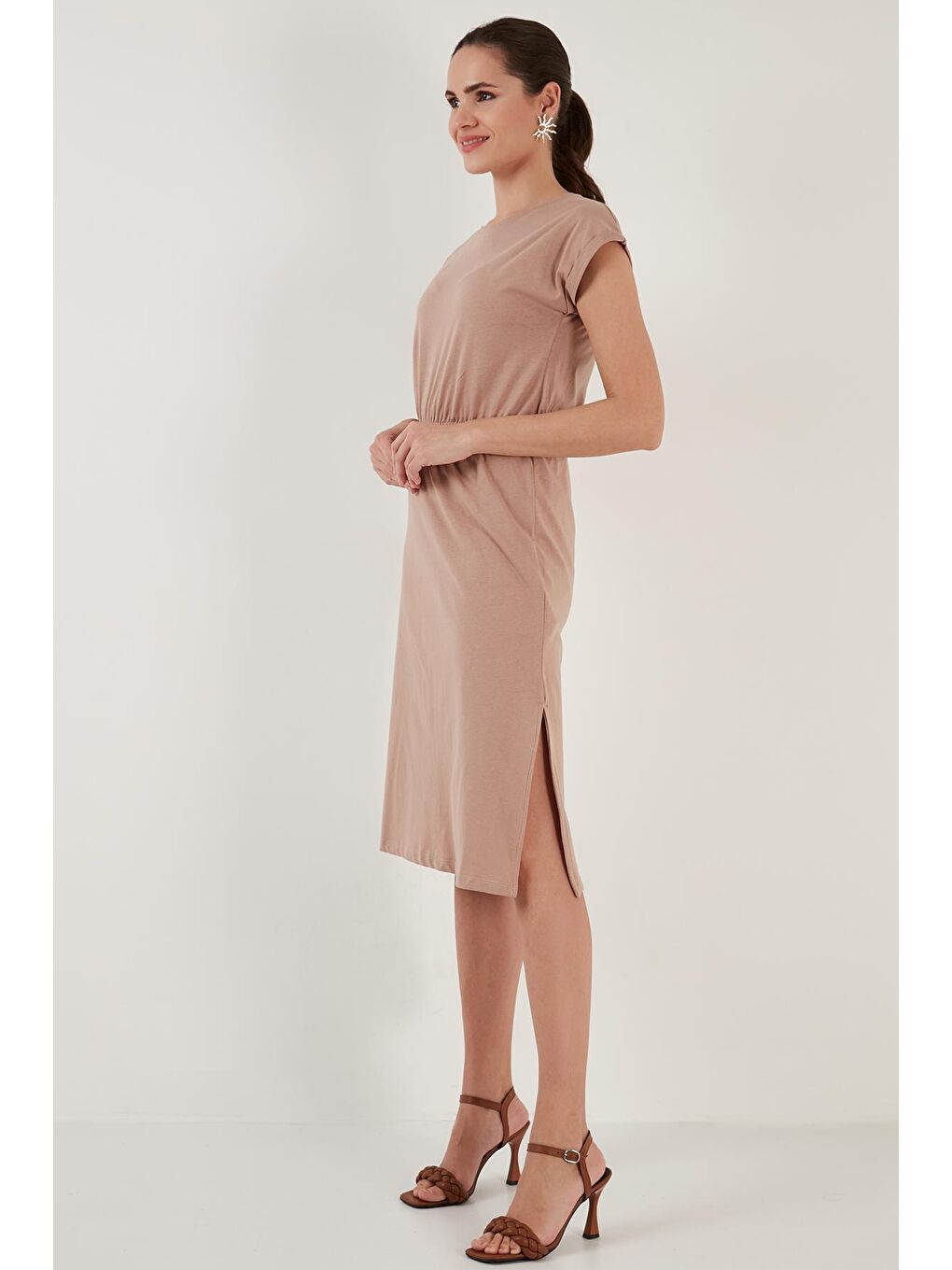 Kahverengi Pamuklu Kısa Kollu Çift Yırtmaçlı Midi Elbise 5864205-2