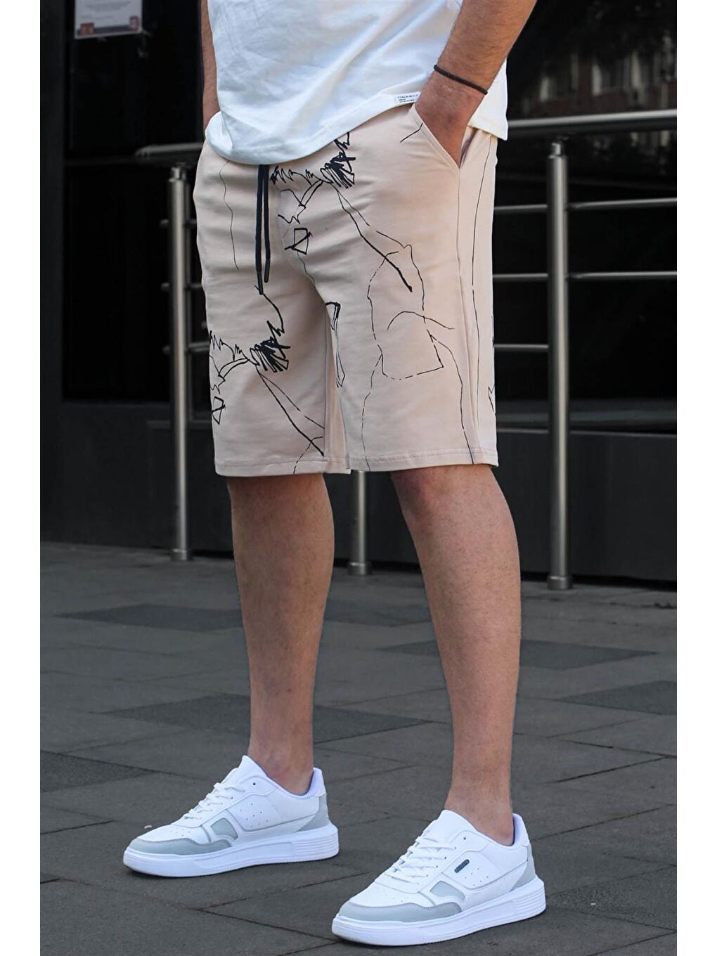 Bej Desenli Rahat Kalıp Erkek Şort 5499