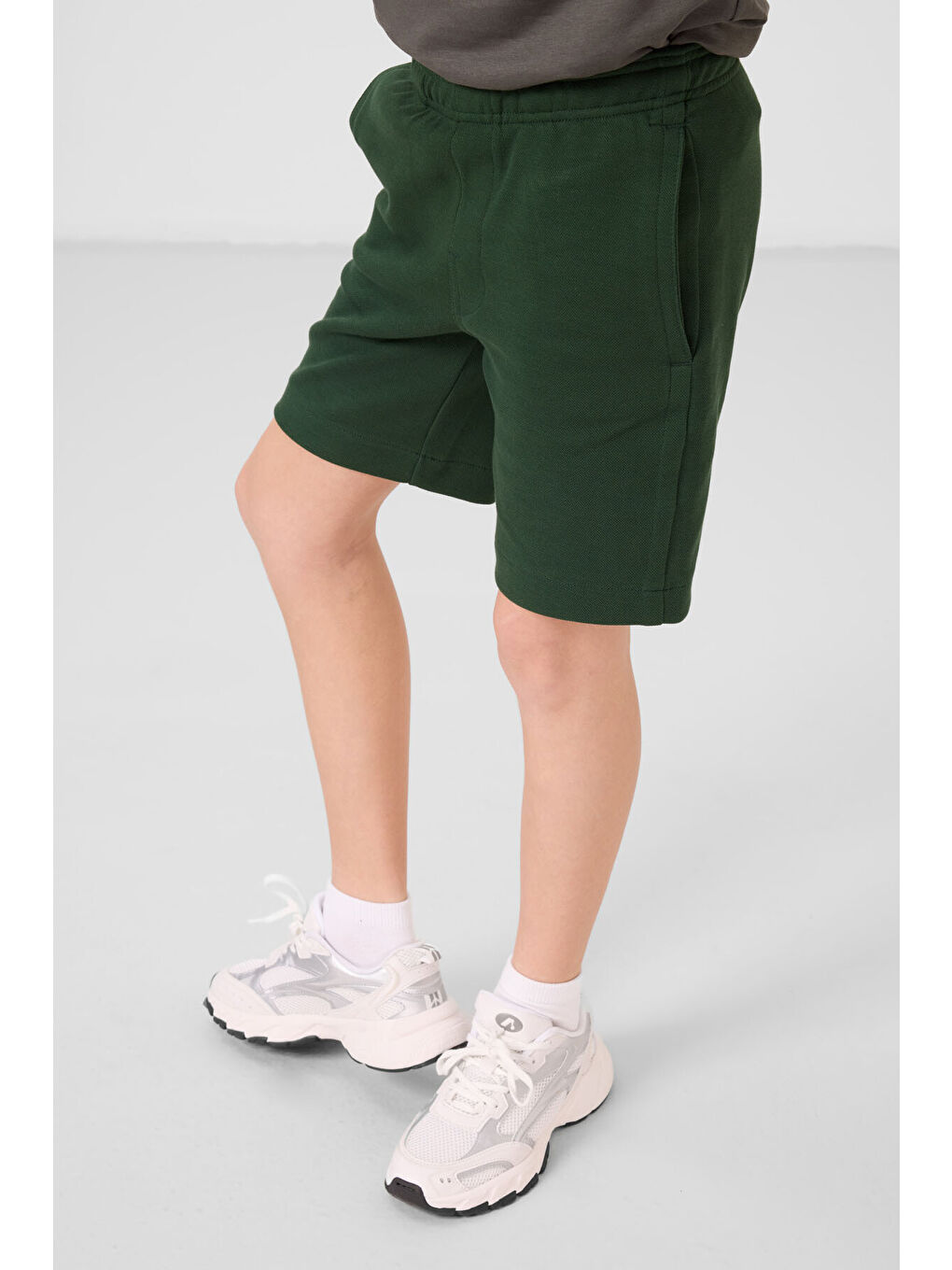 Çam Yeşili Pamuklu Yumuşak Dokulu Standart Fit Basic Erkek Çocuk Şort - 11293-3