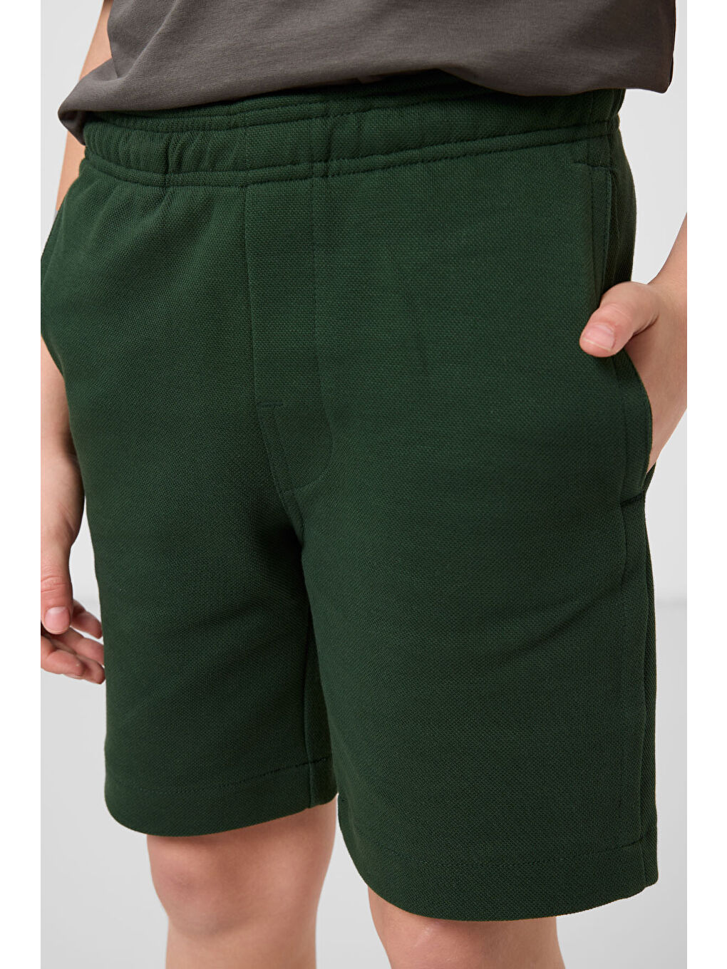 Çam Yeşili Pamuklu Yumuşak Dokulu Standart Fit Basic Erkek Çocuk Şort - 11293-4
