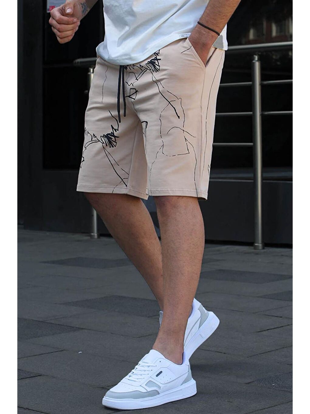 Bej Desenli Rahat Kalıp Erkek Şort 5499-1