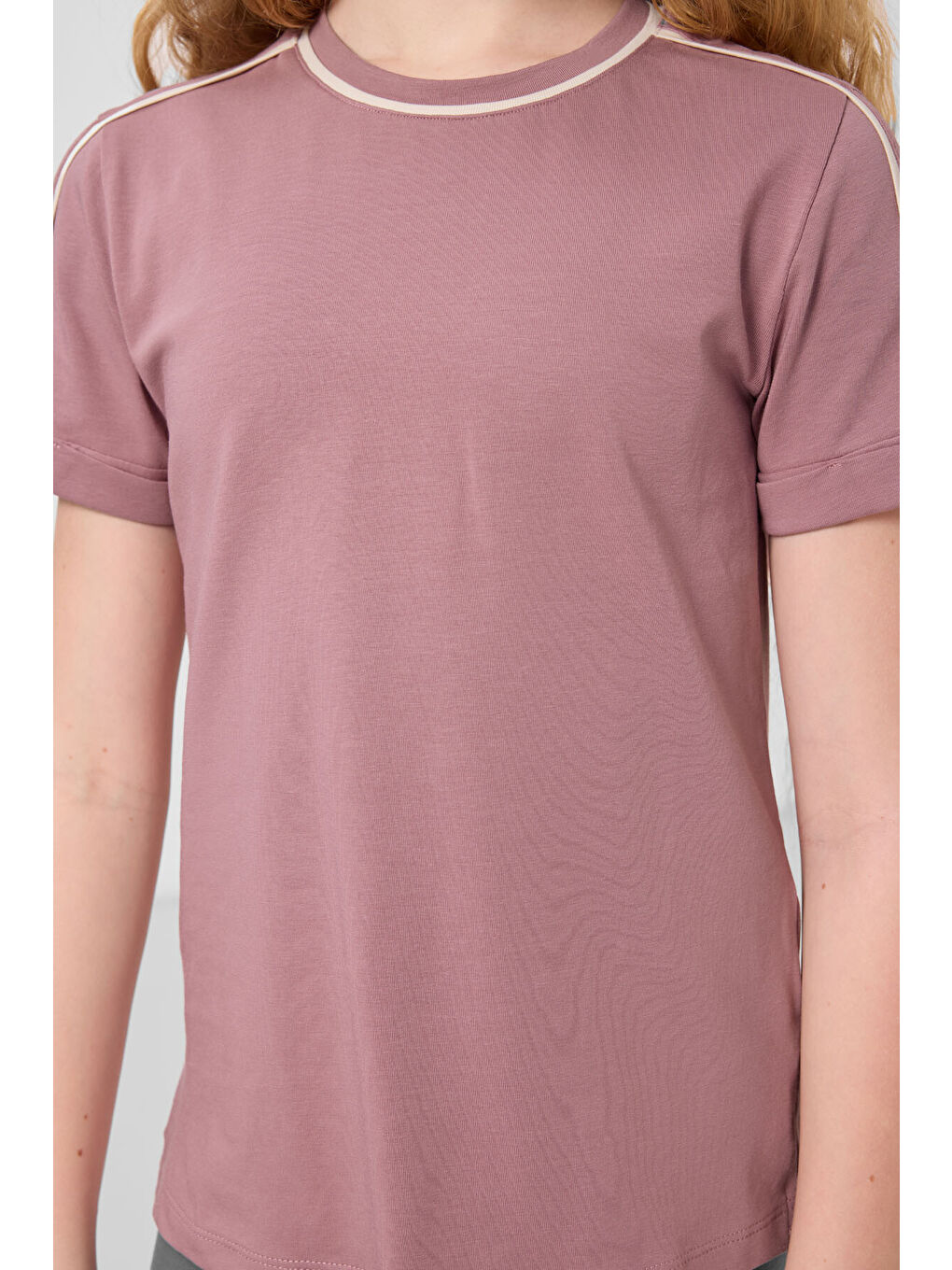 Pembe Gül Kurusu Pamuklu O Yaka Standart Fit Basic Kız Çocuk T-Shirt - 75177-3
