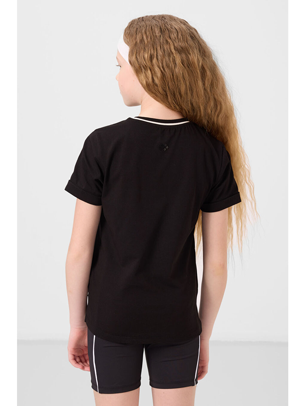 Siyah Pamuklu O Yaka Standart Fit Basic Kız Çocuk T-Shirt - 75177-4