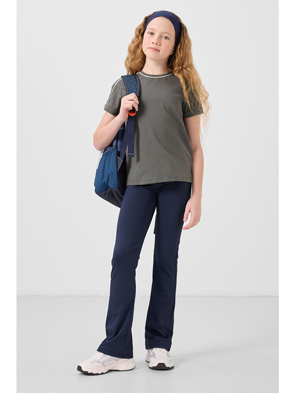 Haki Pamuklu O Yaka Standart Fit Basic Kız Çocuk T-Shirt - 75177