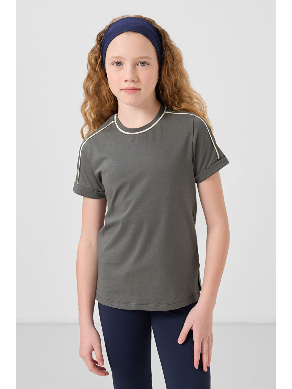 Haki Pamuklu O Yaka Standart Fit Basic Kız Çocuk T-Shirt - 75177-1