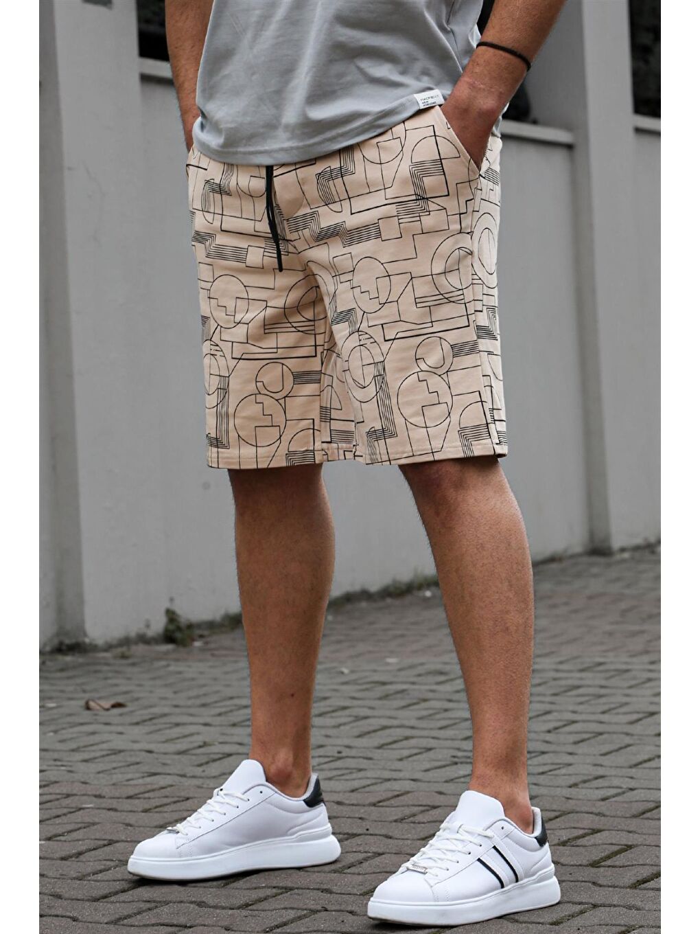 Bej Desenli Comfort Fit Erkek Kapri Şort 5497-1