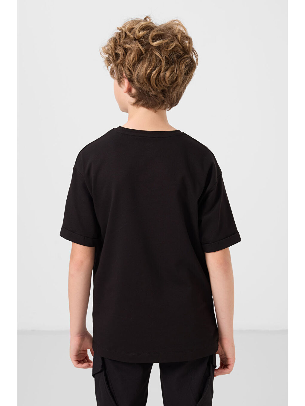 Siyah Pamuklu Yumuşak Dokulu Oversize Baskılı Erkek Çocuk T-Shirt - 11301-4