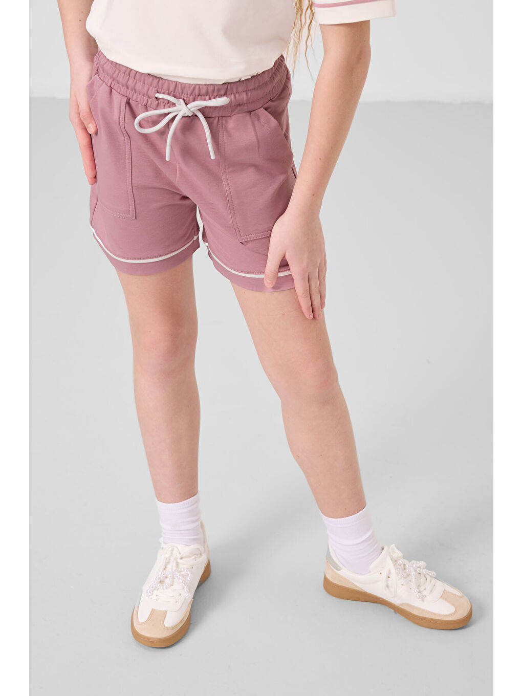 Lila Ekru-Gül Kurusu Pamuklu Yumuşak Dokulu Standart Fit Basic Kız Çocuk Şort Takım - 75183-1