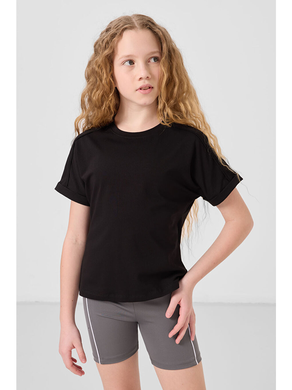 Siyah Pamuklu O Yaka Oversize Fit Basic Kız Çocuk T-Shirt - 75182