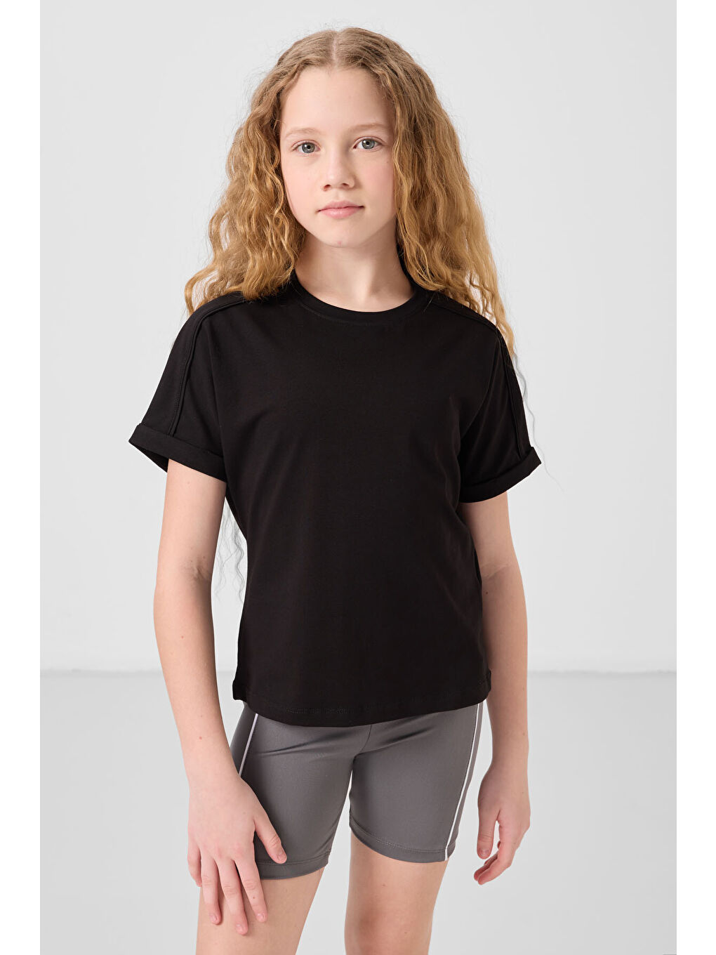Siyah Pamuklu O Yaka Oversize Fit Basic Kız Çocuk T-Shirt - 75182-2