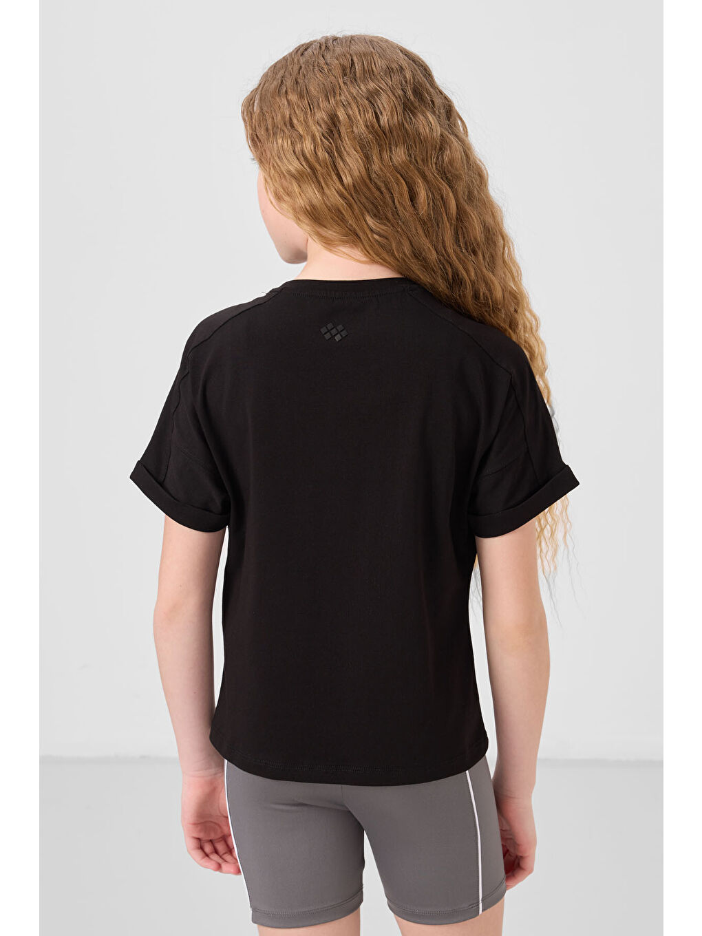 Siyah Pamuklu O Yaka Oversize Fit Basic Kız Çocuk T-Shirt - 75182-4