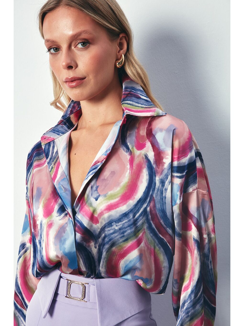 Renk Desenli Saten Gömlek - Fuşya-1