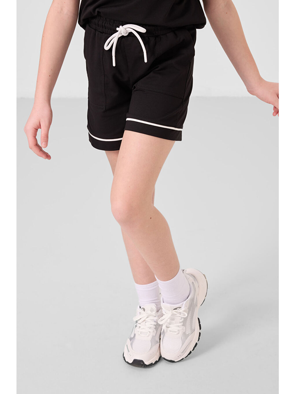 Siyah Pamuklu Yumuşak Dokulu Standart Fit Basic Kız Çocuk Şort Takım - 75183-1