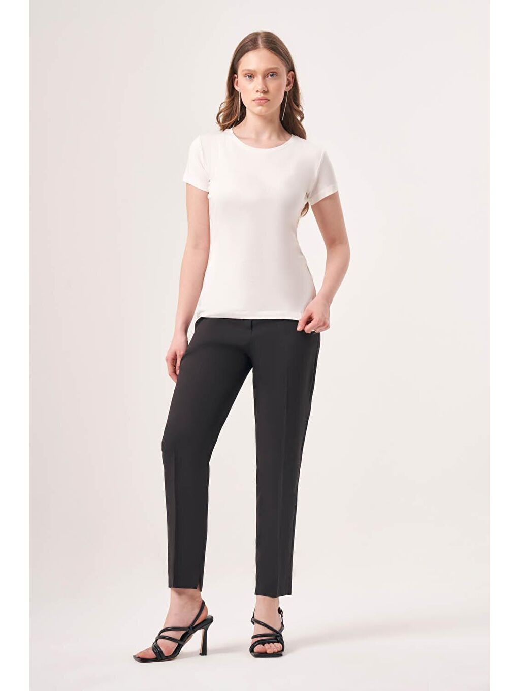 Basic O Yaka Kısa Kollu Ekru Tshırt