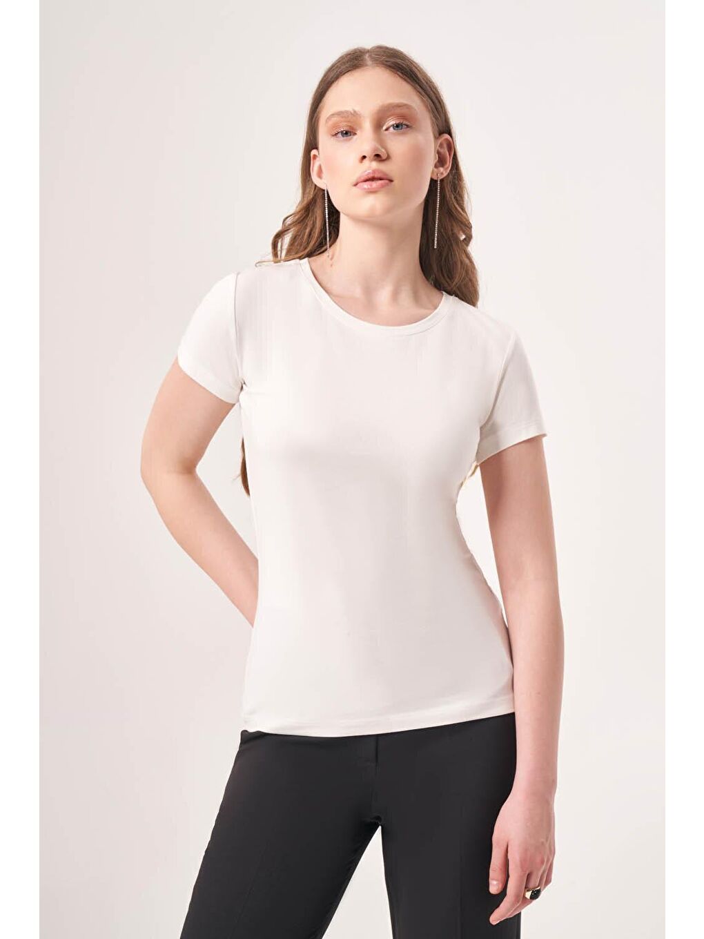 Basic O Yaka Kısa Kollu Ekru Tshırt-2