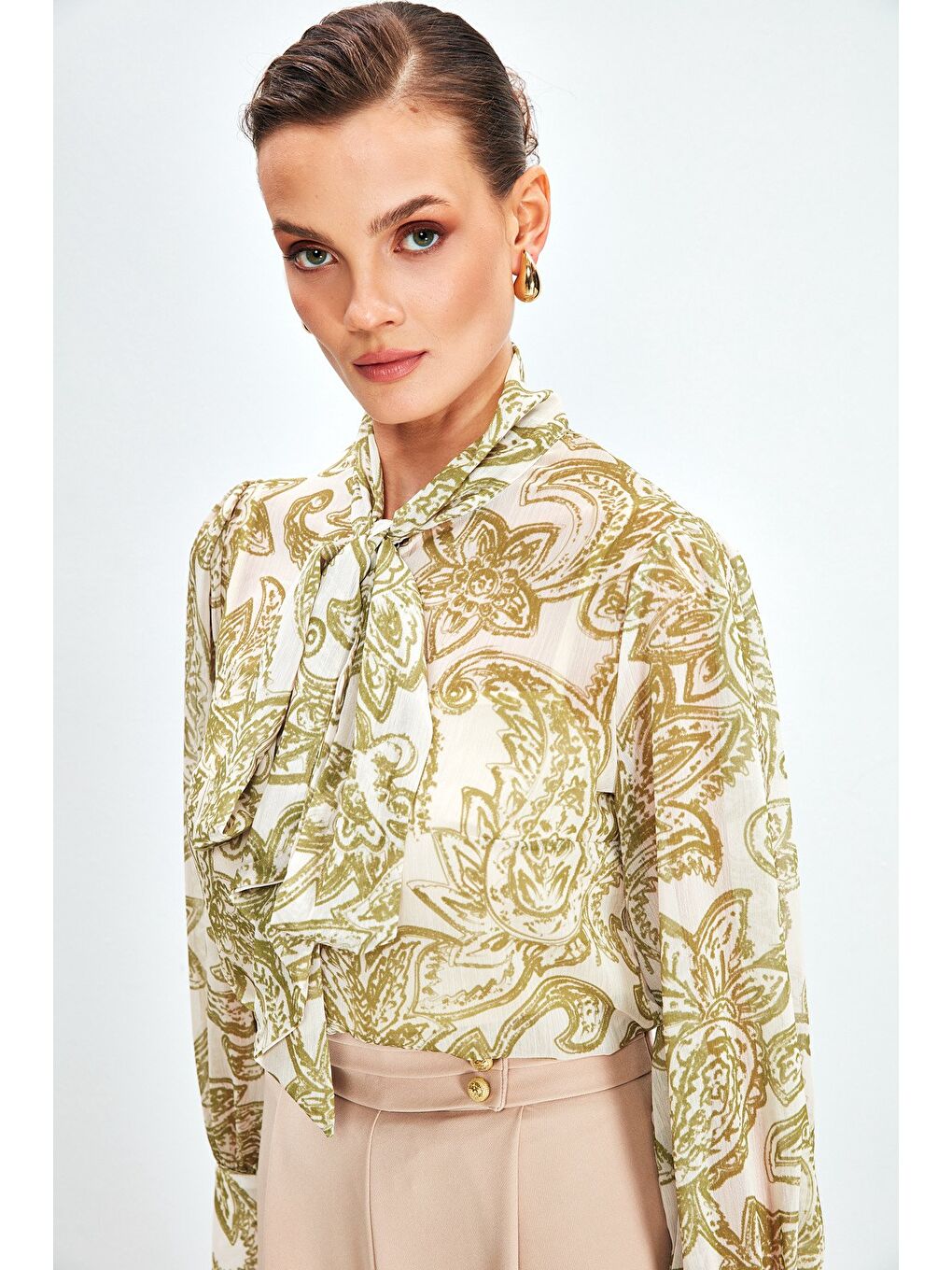 Yaka Fularlı Desenli Gömlek - Yağ Yeşili-1