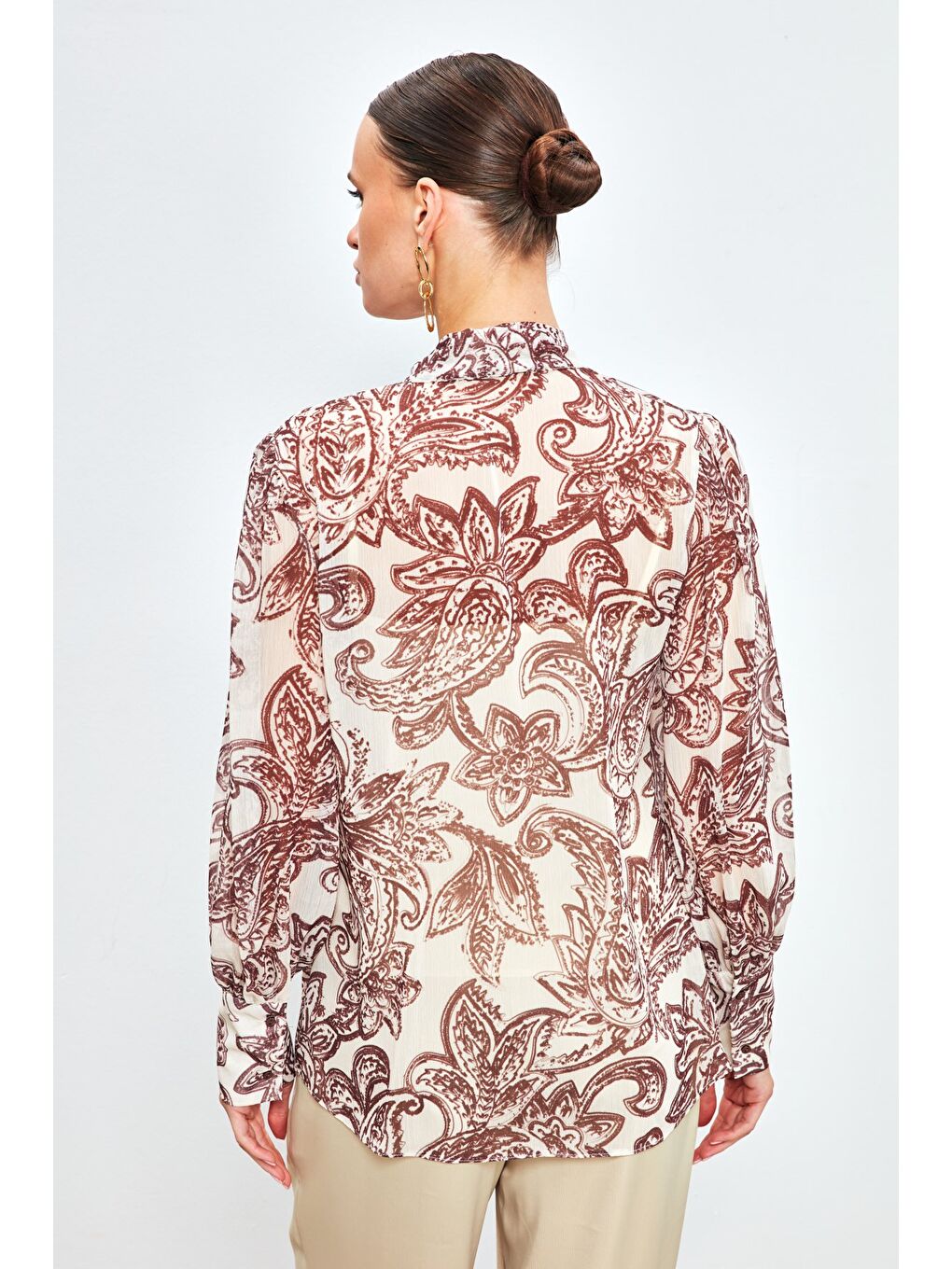Kahverengi Yaka Fularlı Desenli Gömlek - Kahve-5