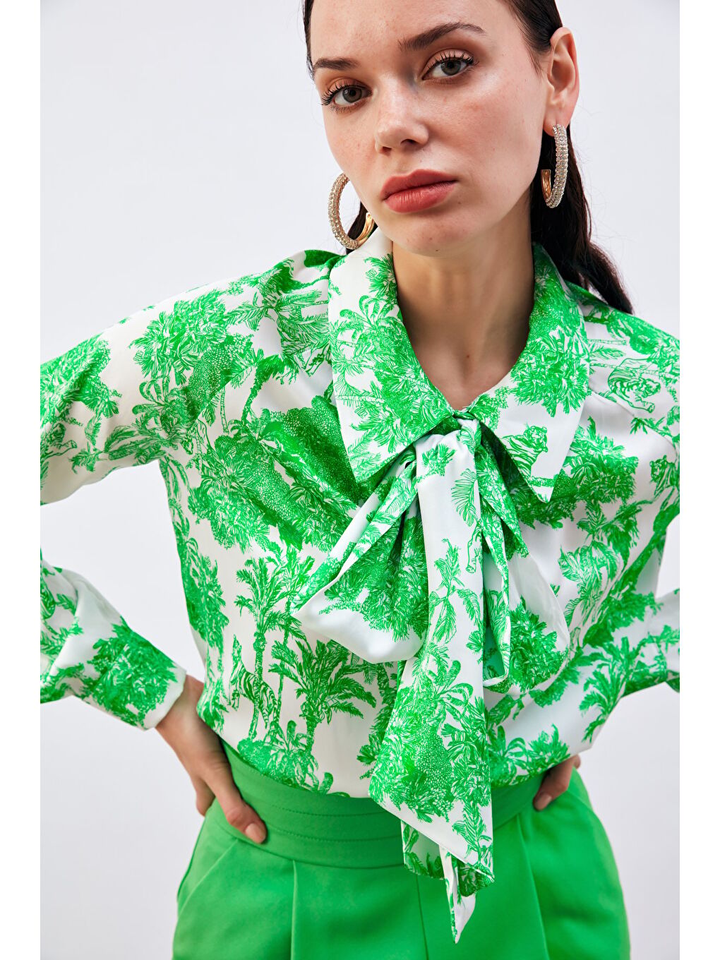 Fularlı Yaka Desenli Gömlek - Yeşil