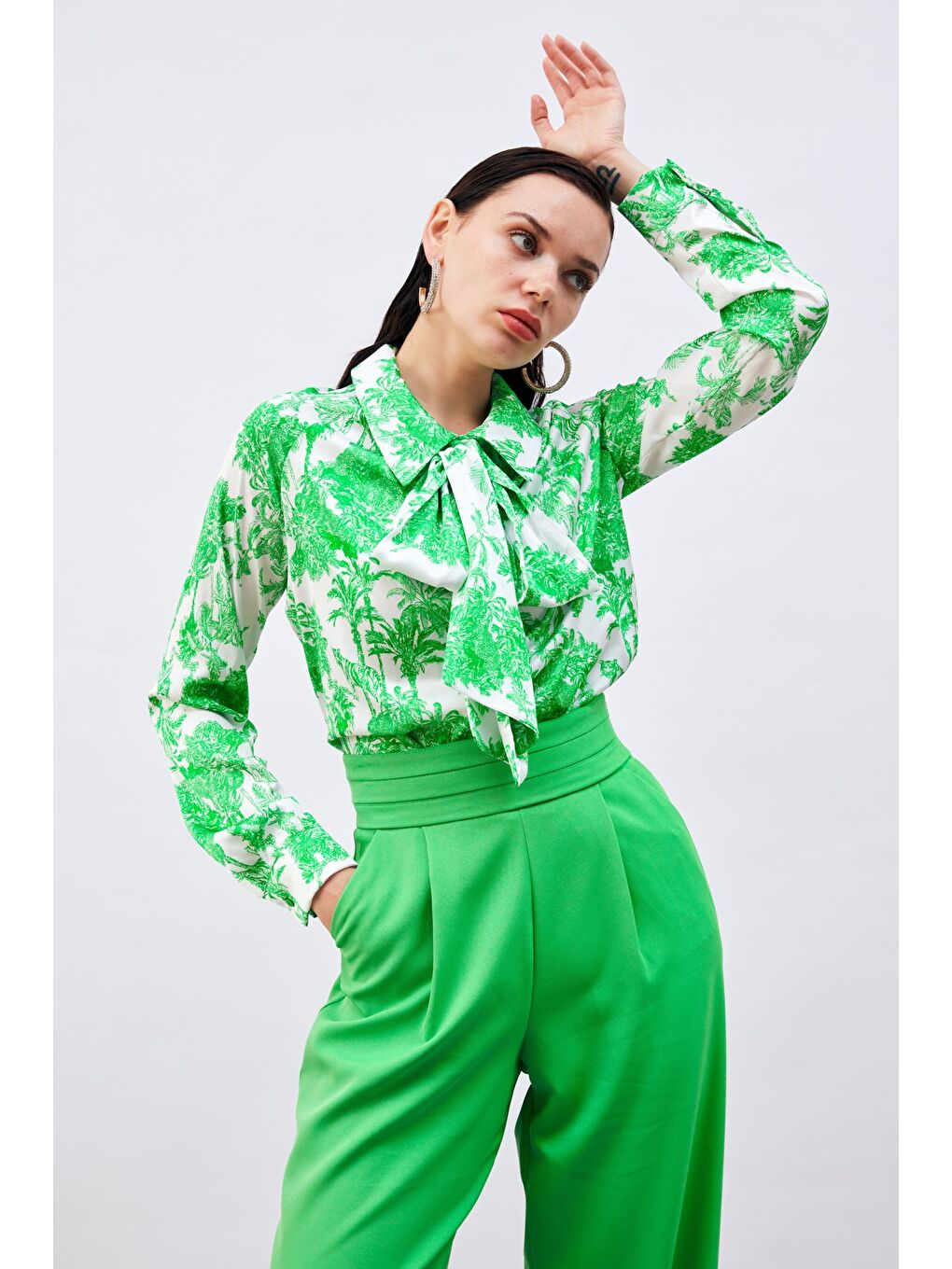 Fularlı Yaka Desenli Gömlek - Yeşil-4