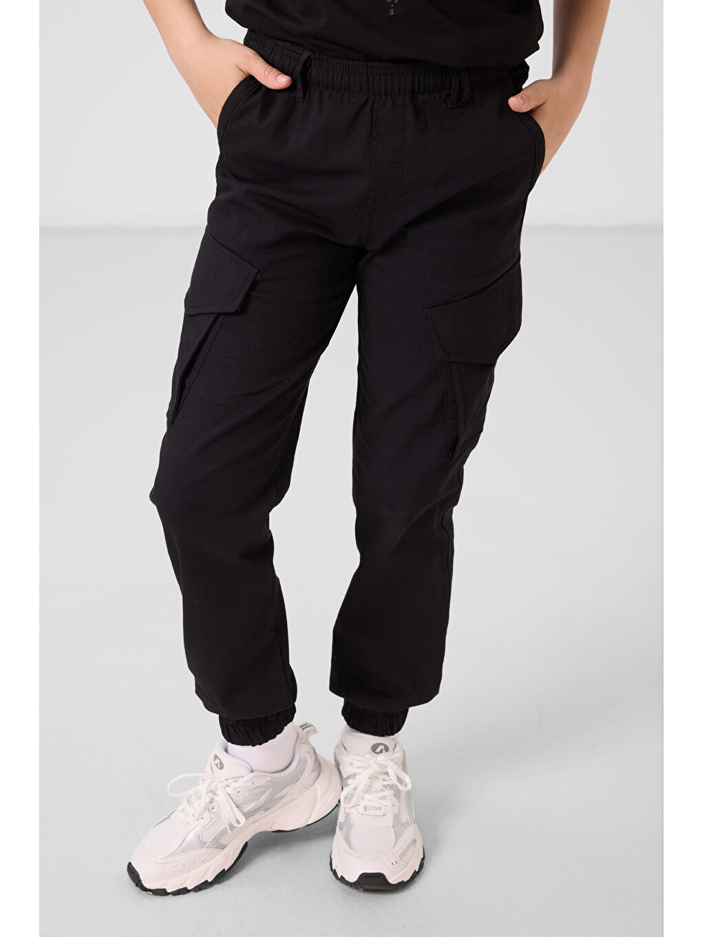 Siyah Standart Fit Dokuma Hafif Esnek Chino Erkek Çocuk Pantolon - 11271-1