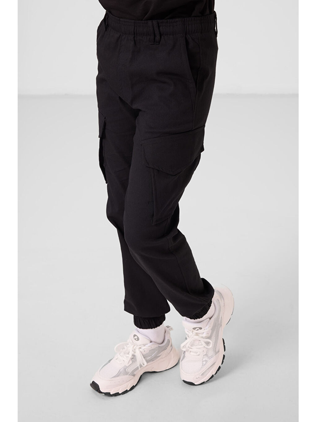 Siyah Standart Fit Dokuma Hafif Esnek Chino Erkek Çocuk Pantolon - 11271-2