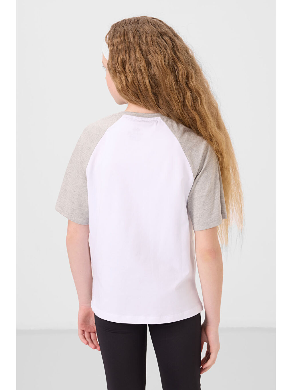 Beyaz O Yaka Pamuklu Baskılı Oversize Fit Kız Çocuk T-Shirt - 75179-4