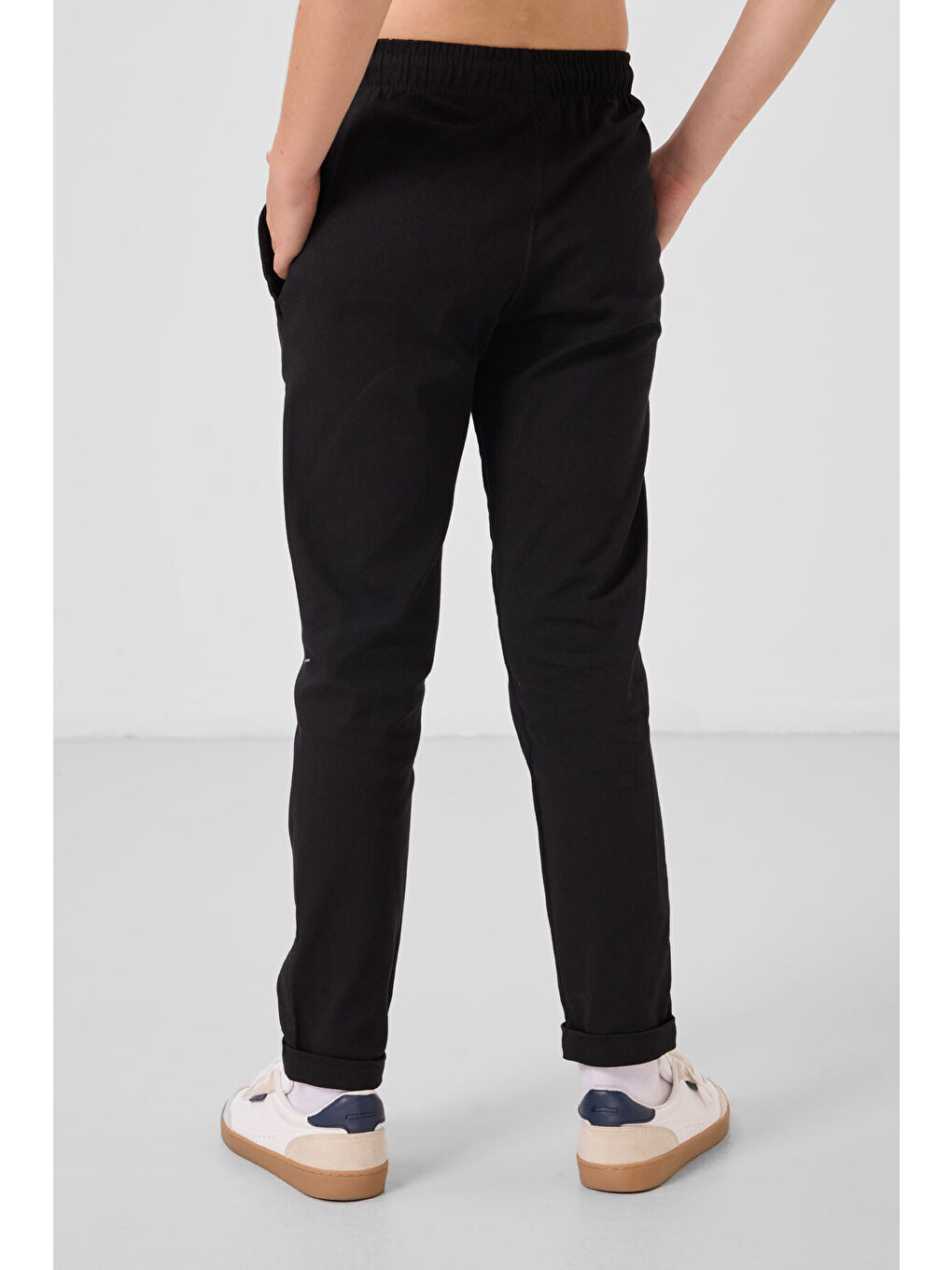 Siyah Standart Fit Dokuma Hafif Esnek Chino Erkek Çocuk Pantolon - 11272-4