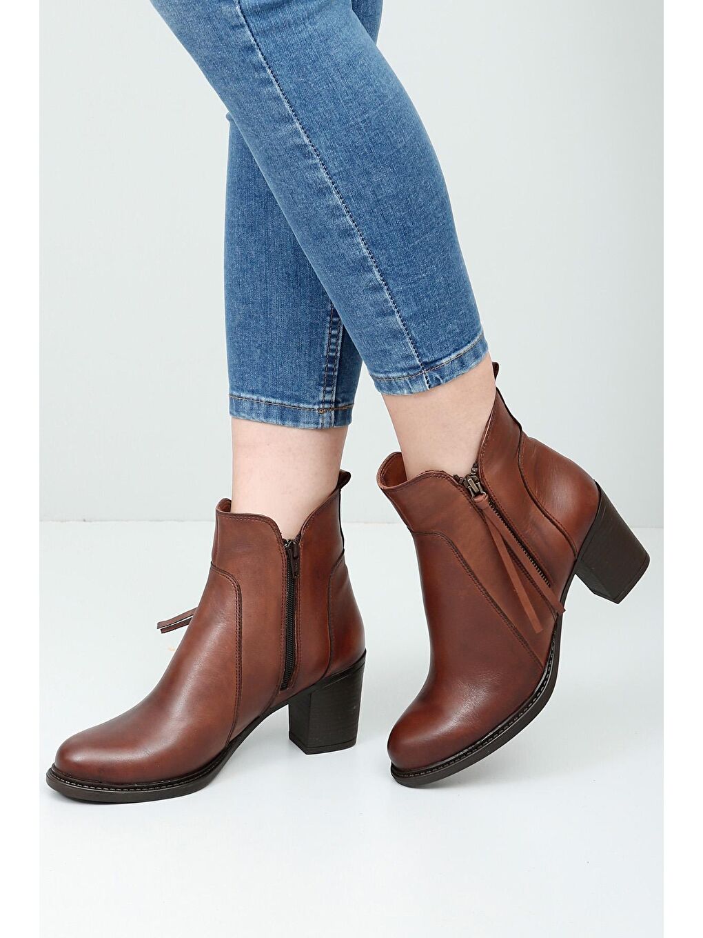 Kahverengi TABA-KAHVERENGİ  Hakiki Deri Yuvarlak Burun Topuklu Fermuarlı Püsküllü Kadın Günlük Bot 39472