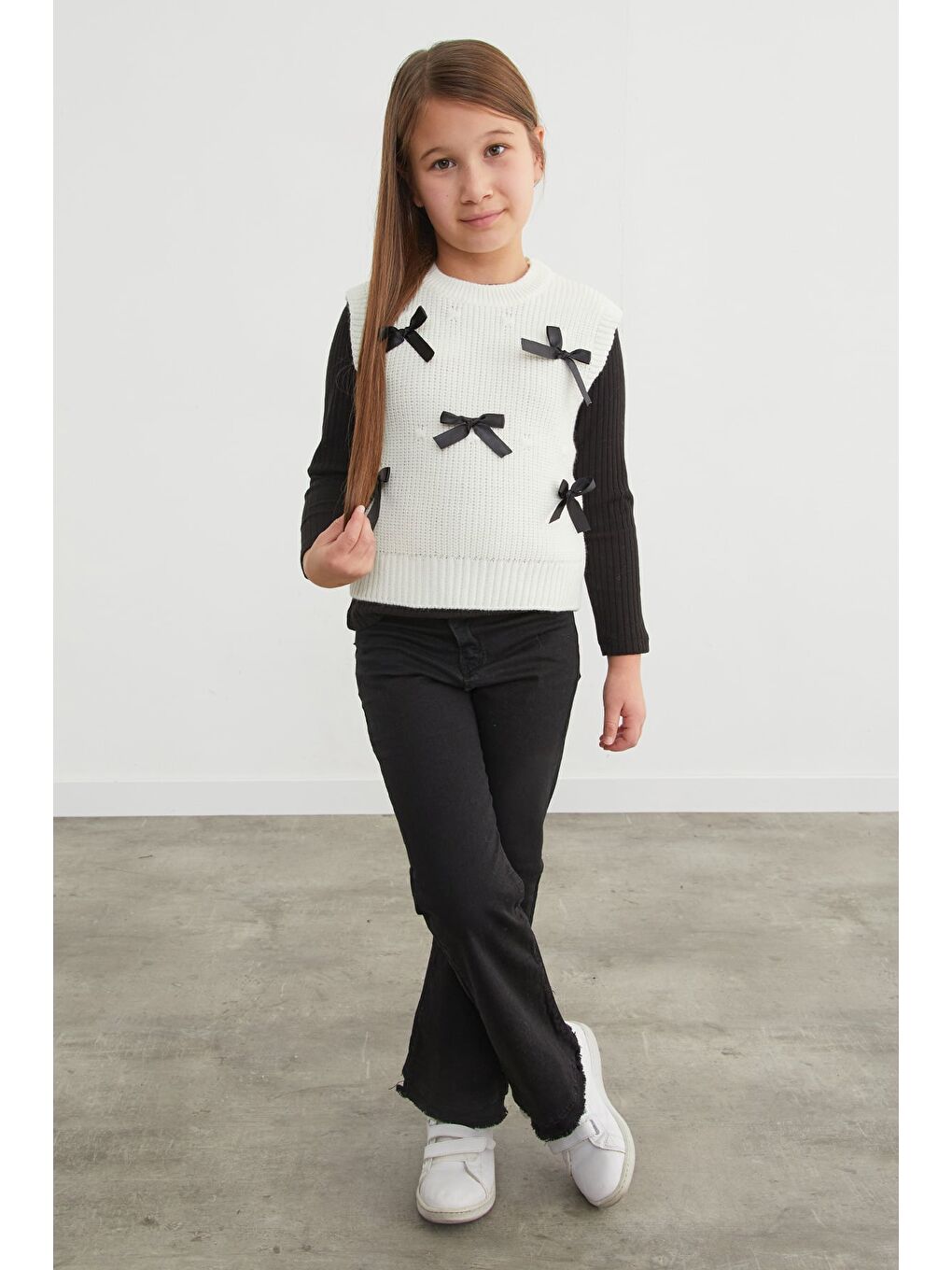 Beyaz Fiyonk Detaylı Bisiklet Yaka Kız Çocuk Triko Süveter-3