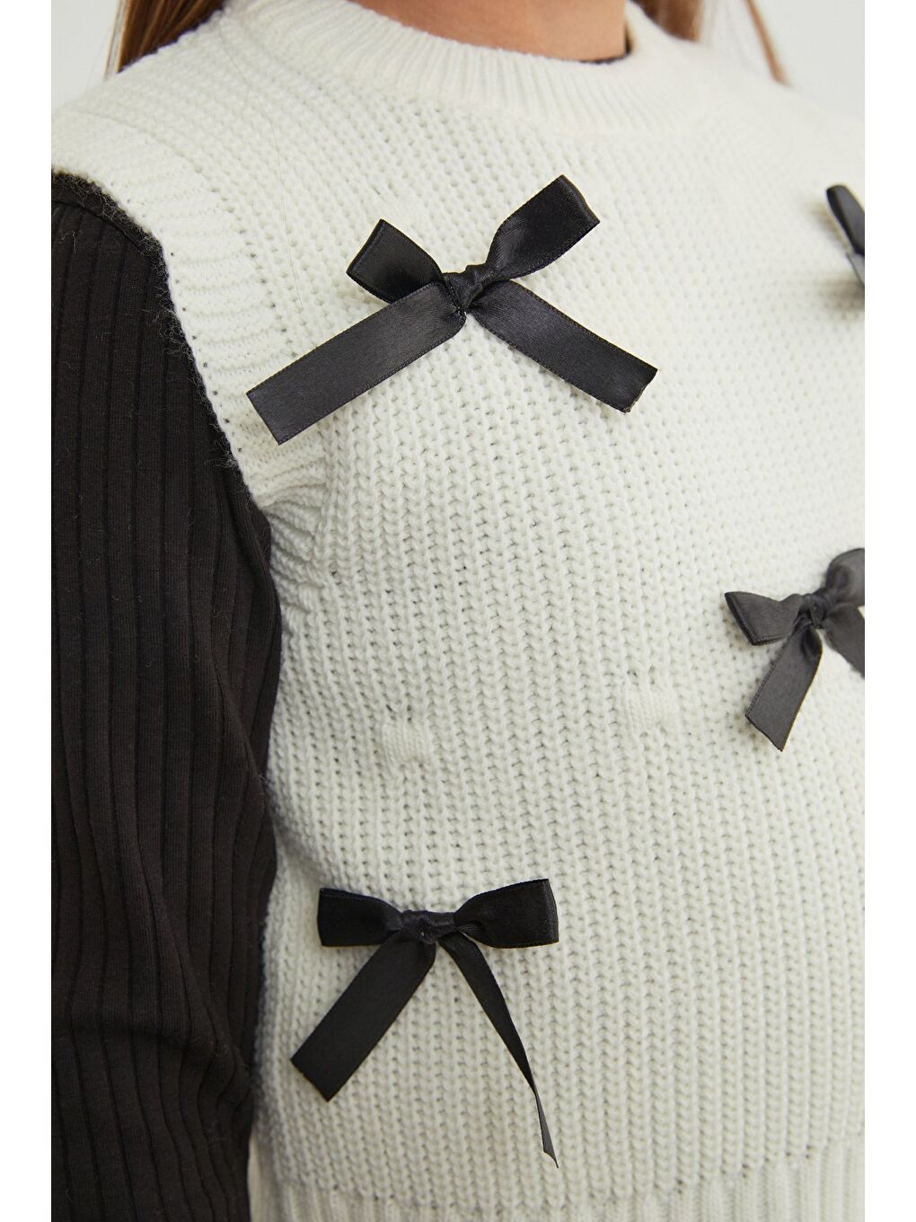 Beyaz Fiyonk Detaylı Bisiklet Yaka Kız Çocuk Triko Süveter-4