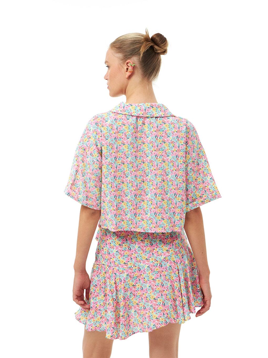 Çiçek Desenli Crop Gömlek Pembe-4