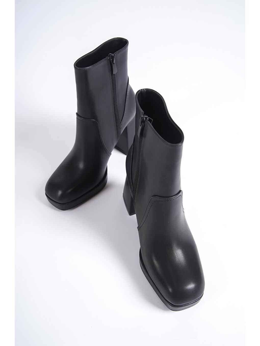 Siyah Küt Burunlu Yandan Fermuarlı Platform Kadın Bot-5