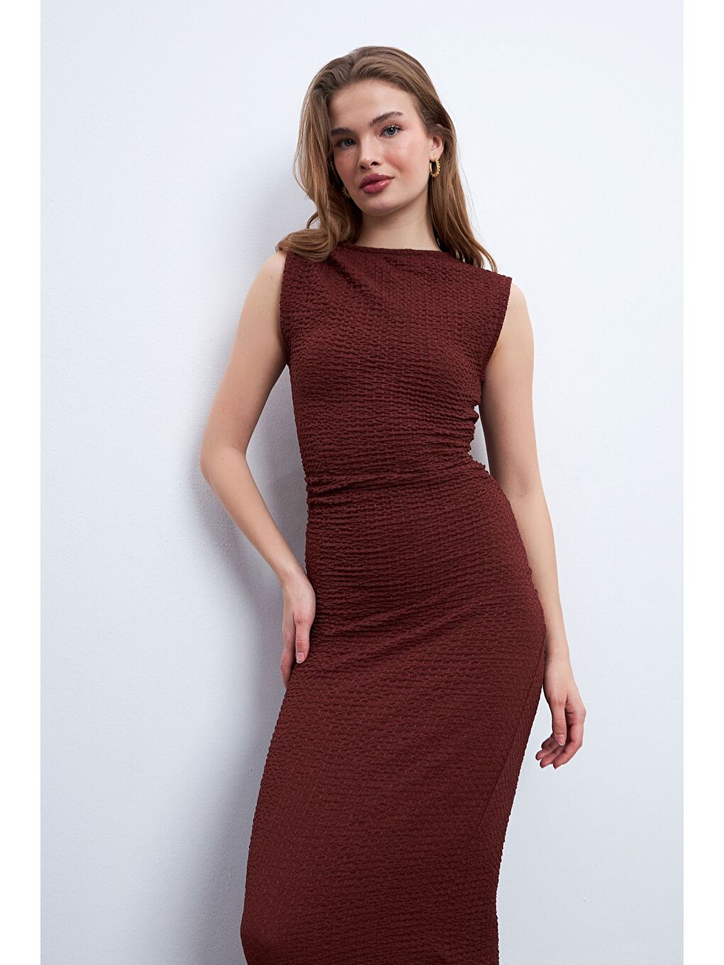 Kadın Bordo Omuz Büzgülü Midi Boy Bürümcük Elbise-3
