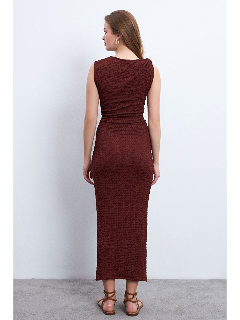 Kadın Bordo Omuz Büzgülü Midi Boy Bürümcük Elbise-4