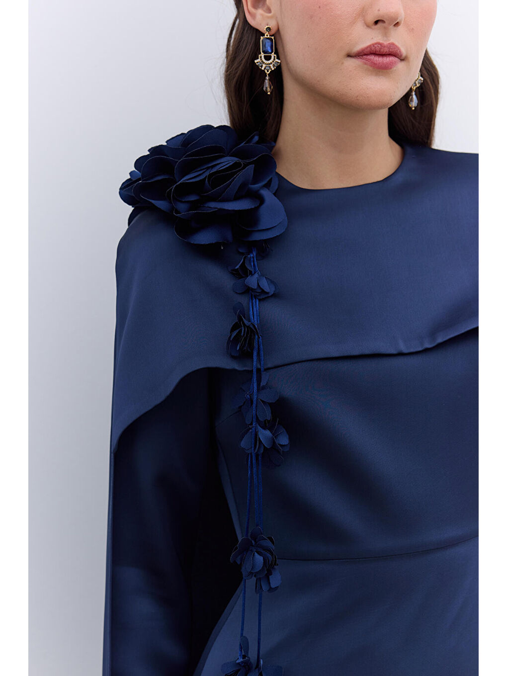 Lacivert Pelerinli Çiçek Detaylı Abiye Elbise Gece Mavisi-2