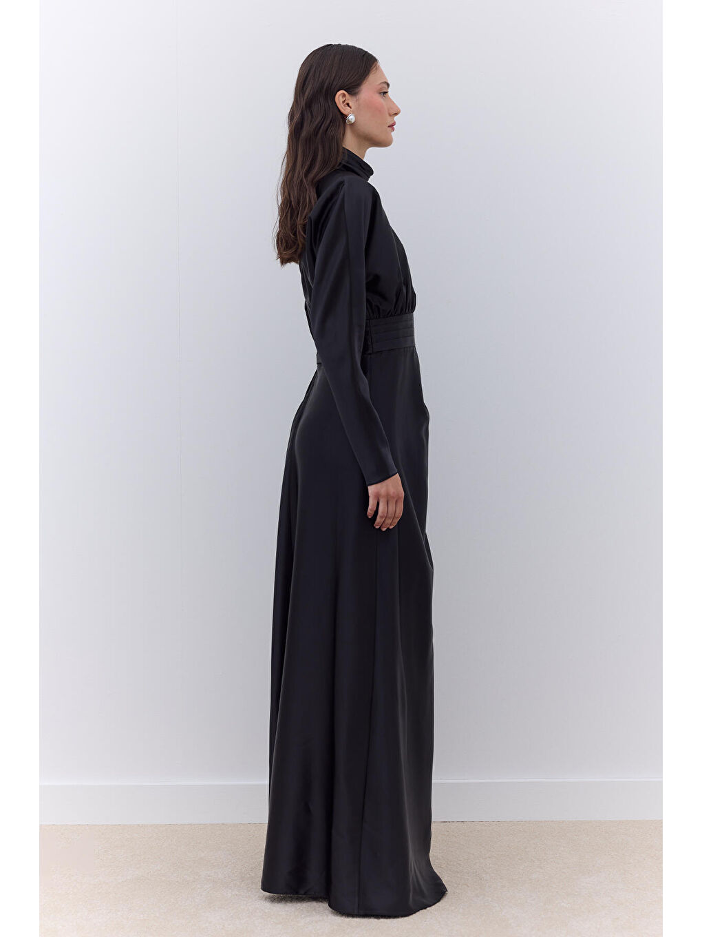 Saten Omuz Drapeli Abiye Elbise Siyah-3