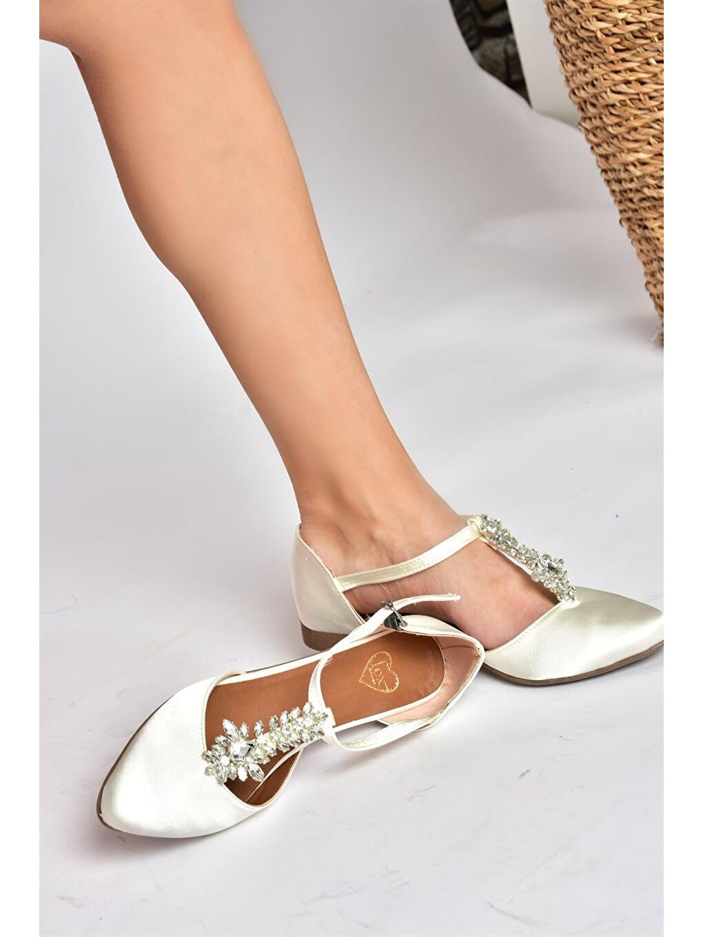 P726626004 Bej Saten Kumaş Taş Detaylı Kadın Babet-3