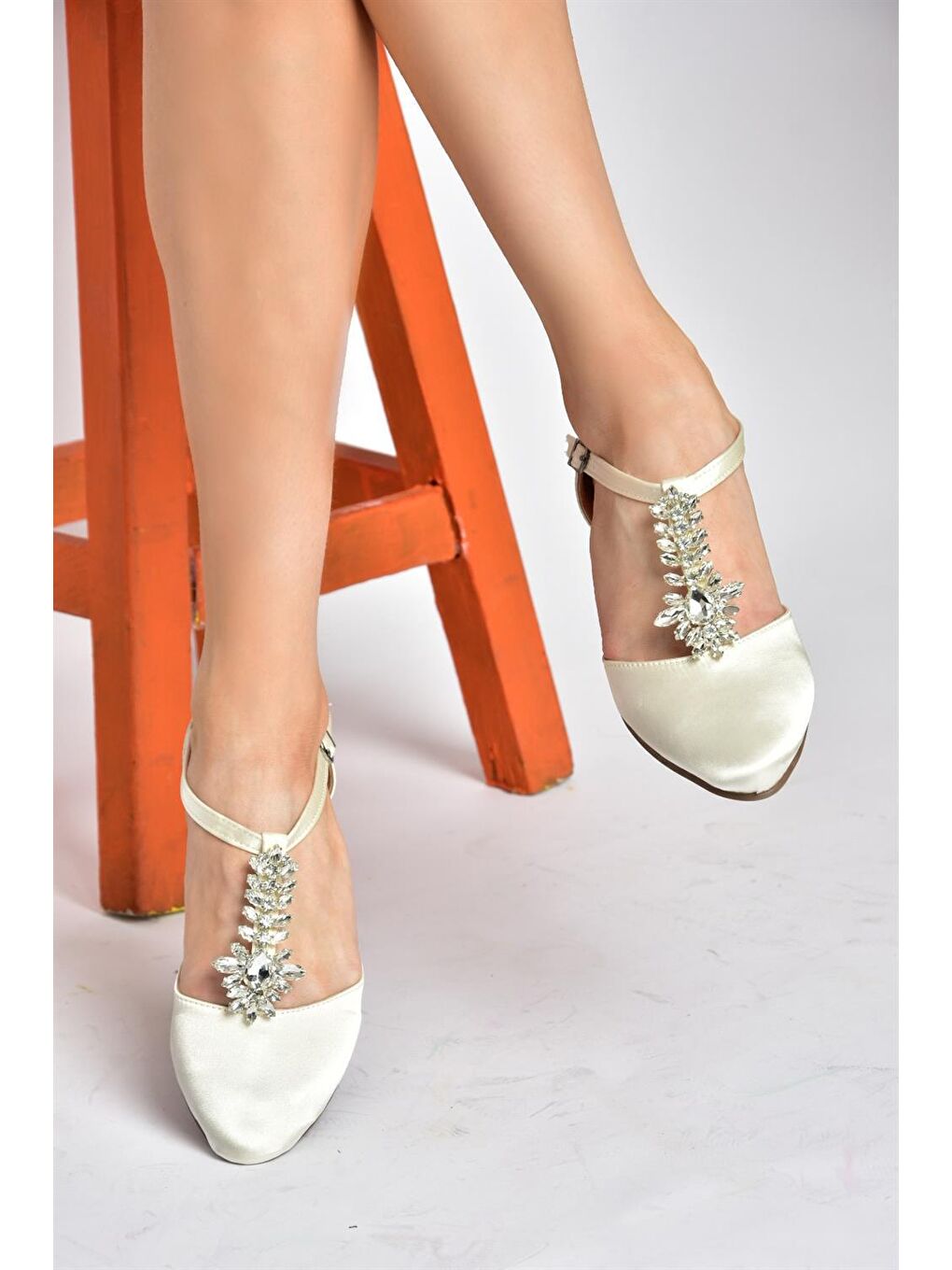 P726626004 Bej Saten Kumaş Taş Detaylı Kadın Babet-4