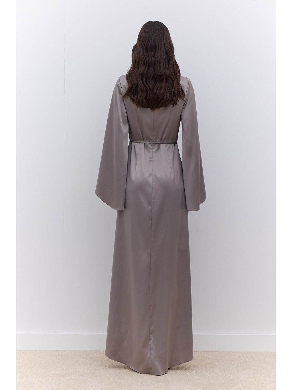 Gri Saten Geniş Kol Abiye Elbise Gümüş-4