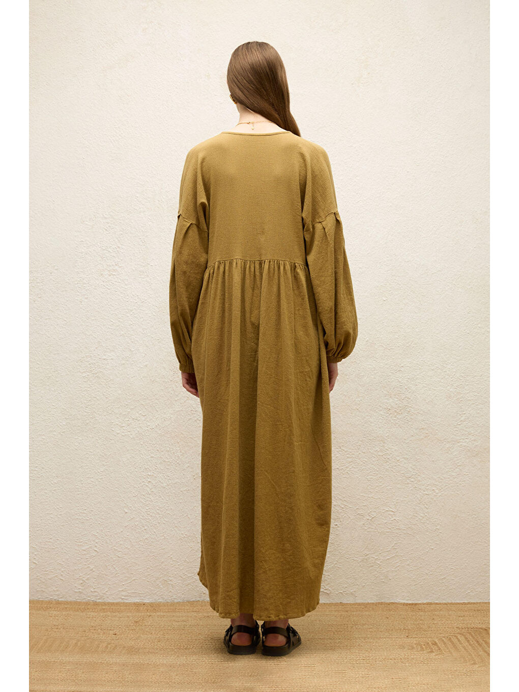 Kahverengi Pamuklu Kruvaze Elbise Toprak-5