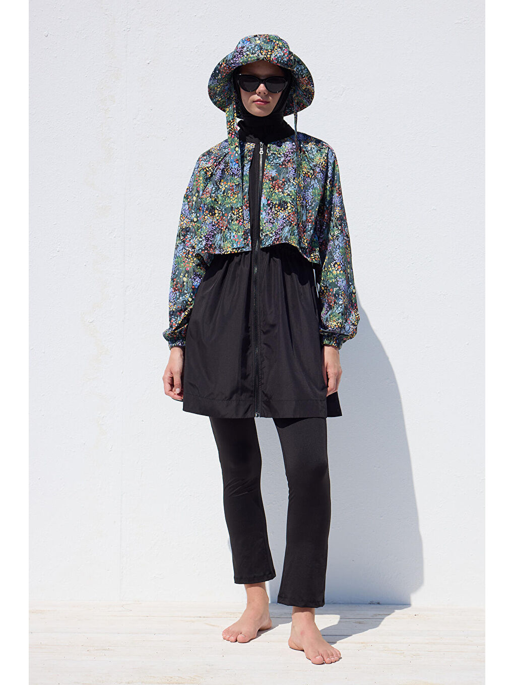 Siyah Rüzgarlıklı 3'Lü Tesettür Mayo Takımı Tıny Flower-1