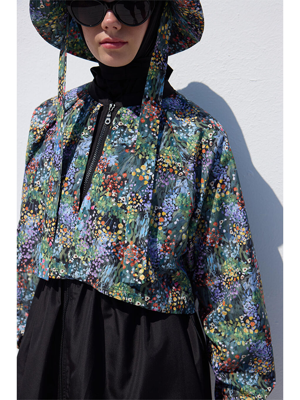 Siyah Rüzgarlıklı 3'Lü Tesettür Mayo Takımı Tıny Flower-4