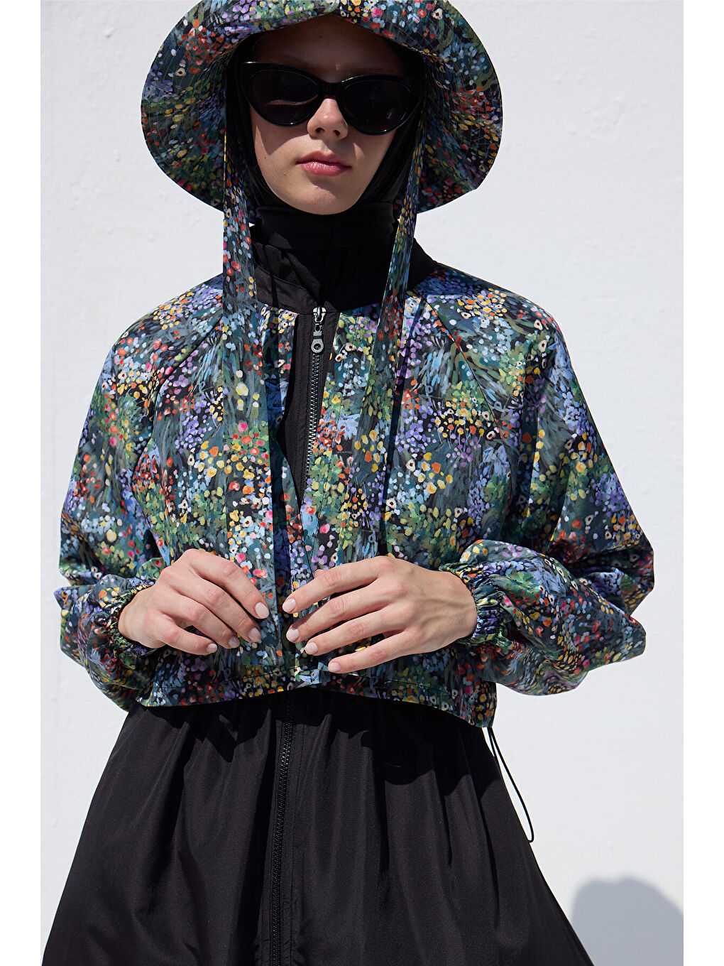 Siyah Rüzgarlıklı 3'Lü Tesettür Mayo Takımı Tıny Flower-5